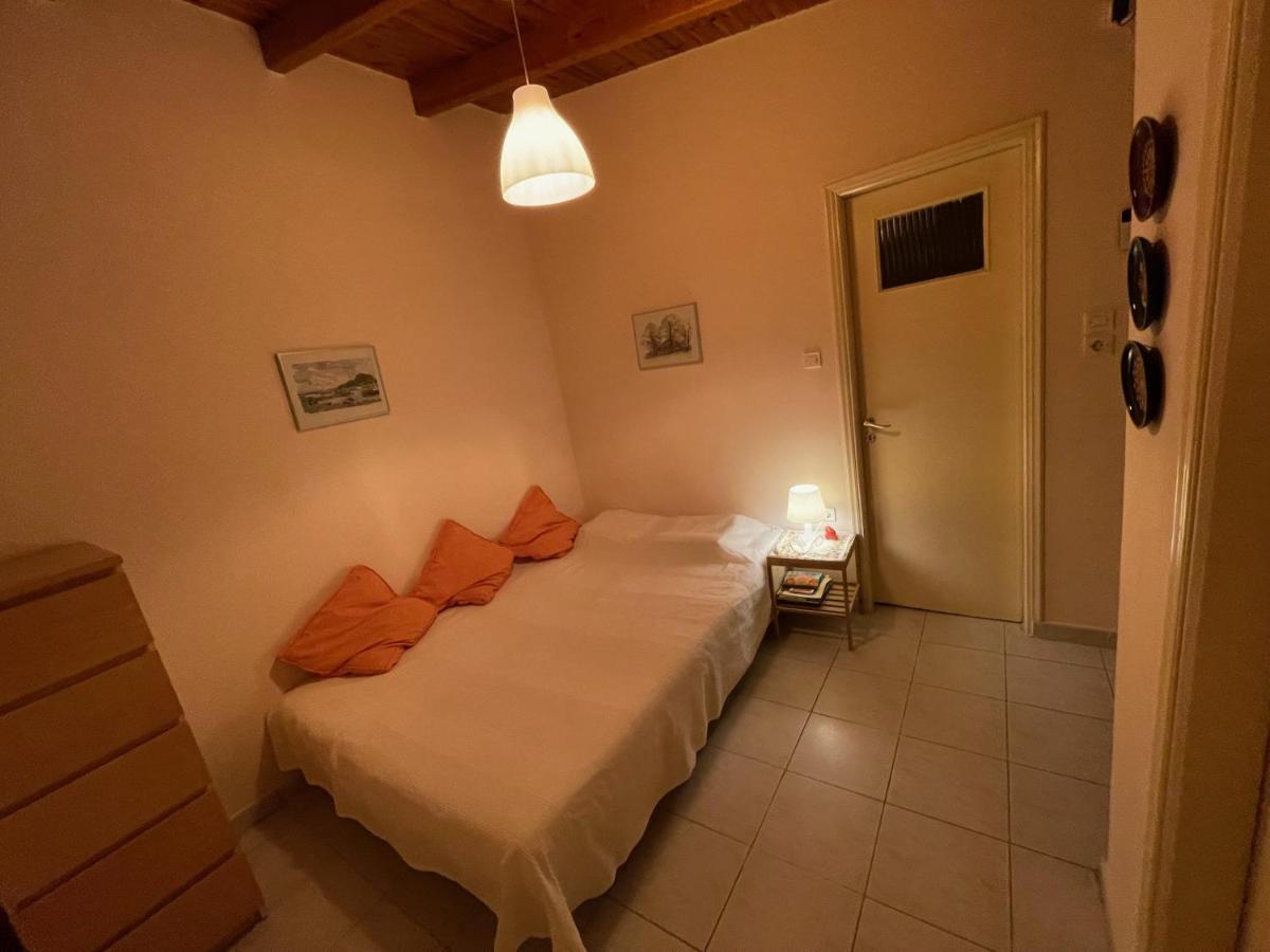 Maria'S Haus In Artemida Apartment Exterior photo