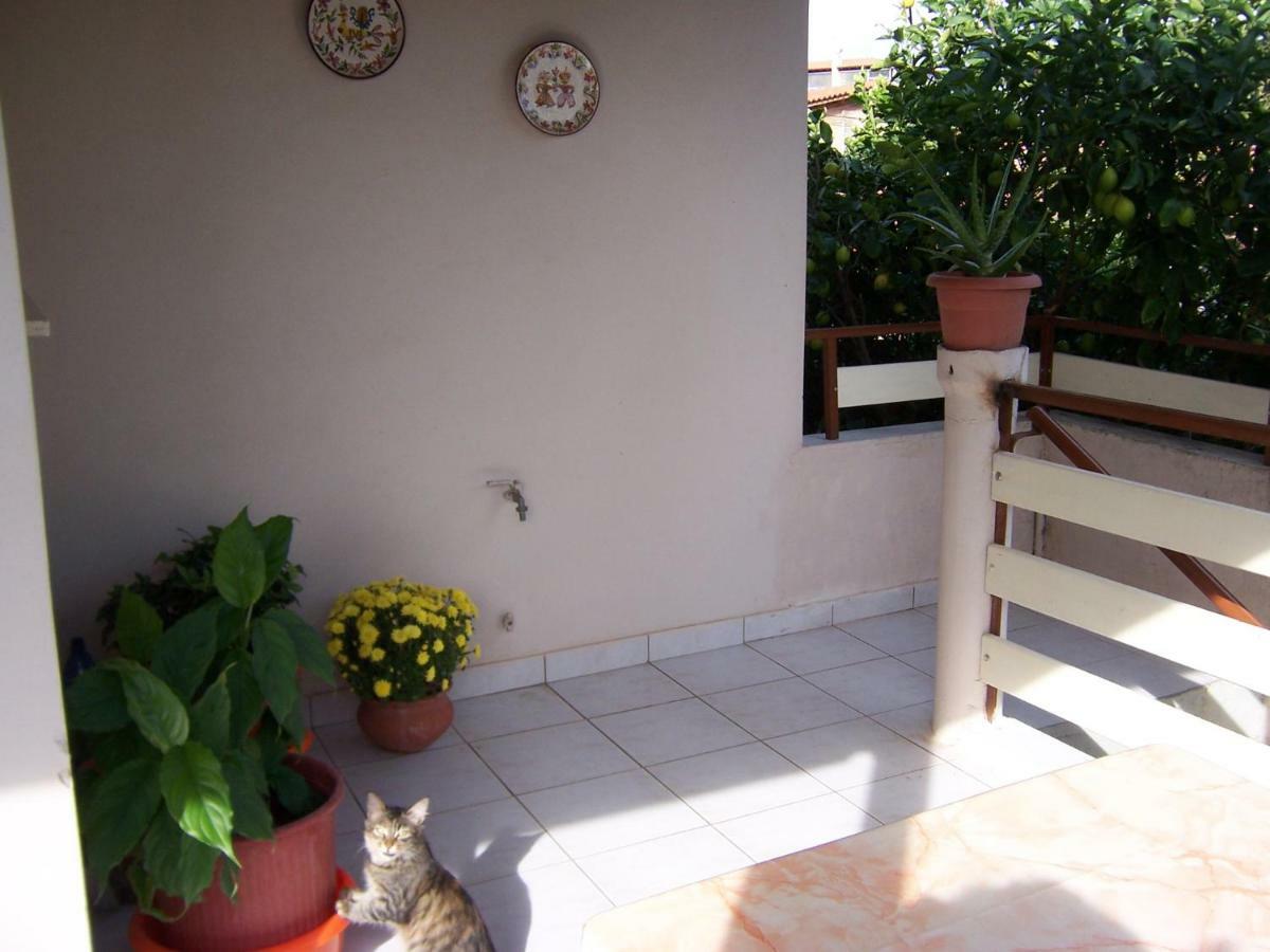 Maria'S Haus In Artemida Apartment Exterior photo